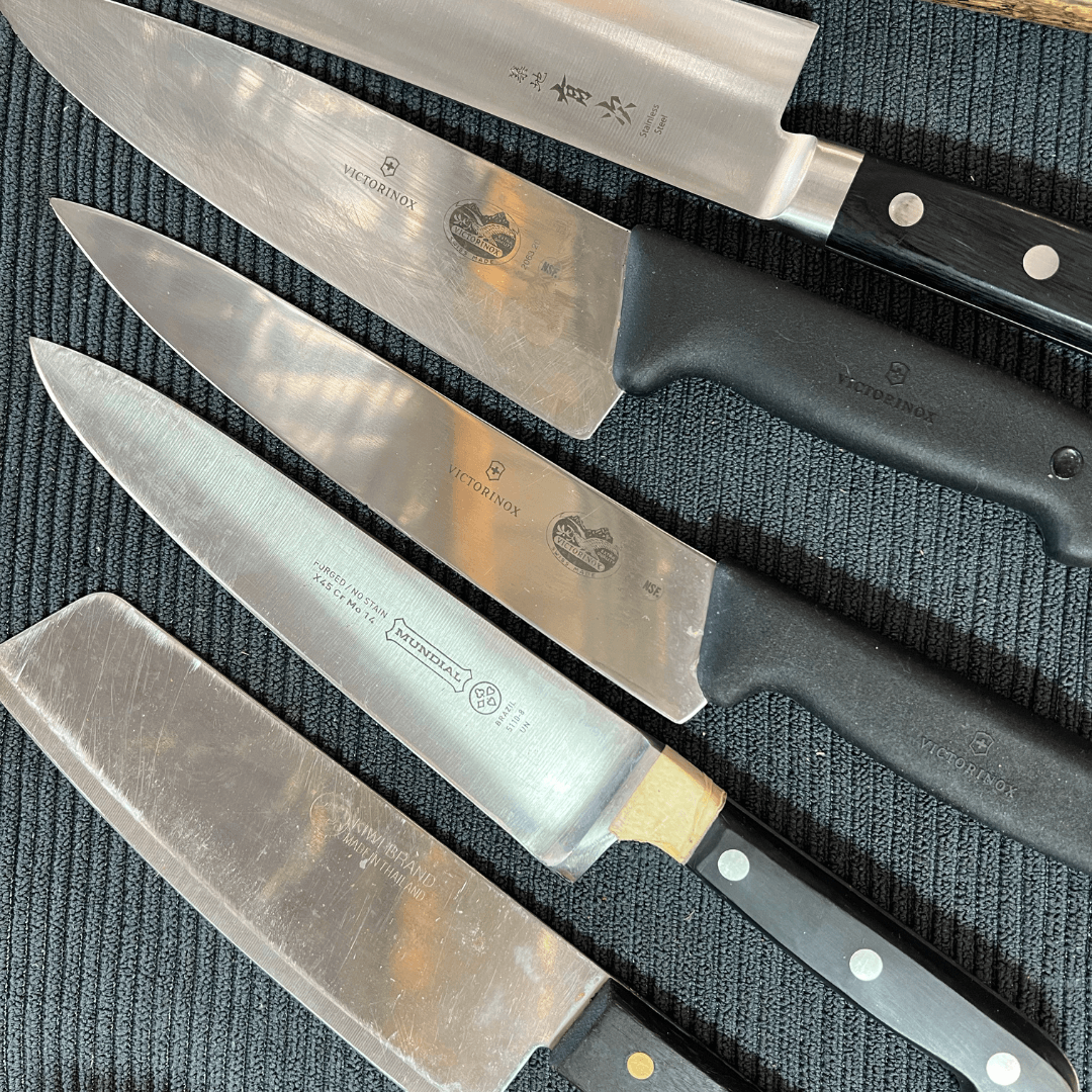 NRBS - Set of knives with black handles